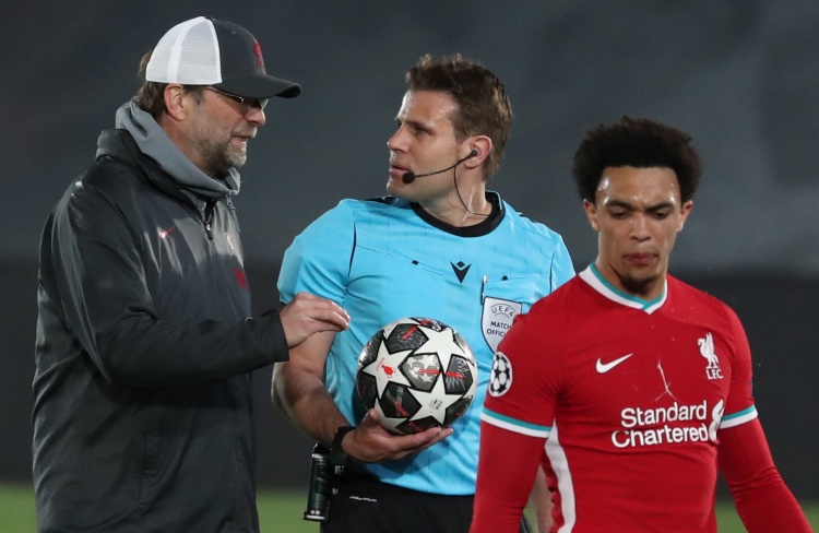 客场对贝蒂斯上半场就上演帽子戏法，费兰是西甲历史第一人